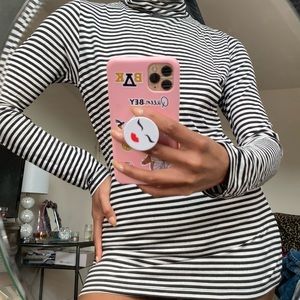 Uniqlo B&W Heattech Turtleneck 🤍🖤